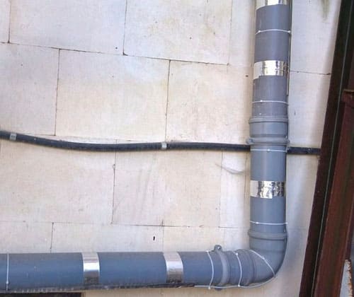 Защита от замерзания трубы канализации