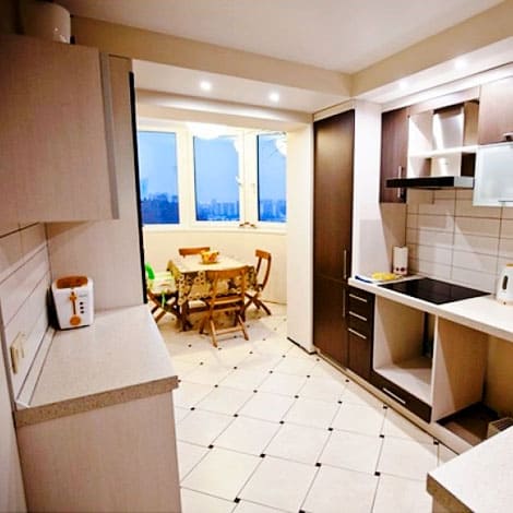 Фото кухни с теплым полом объединённой с балконом