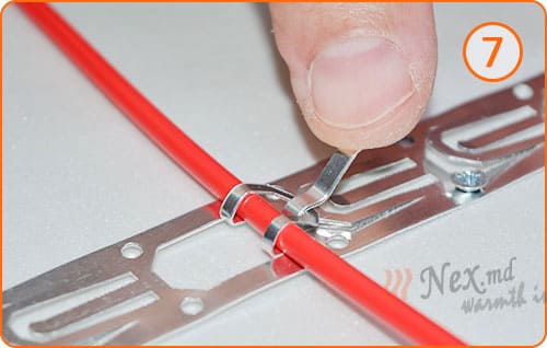 Монтаж нагревательного кабеля к металлической перфорированной монтажной ленте Рисунок 7